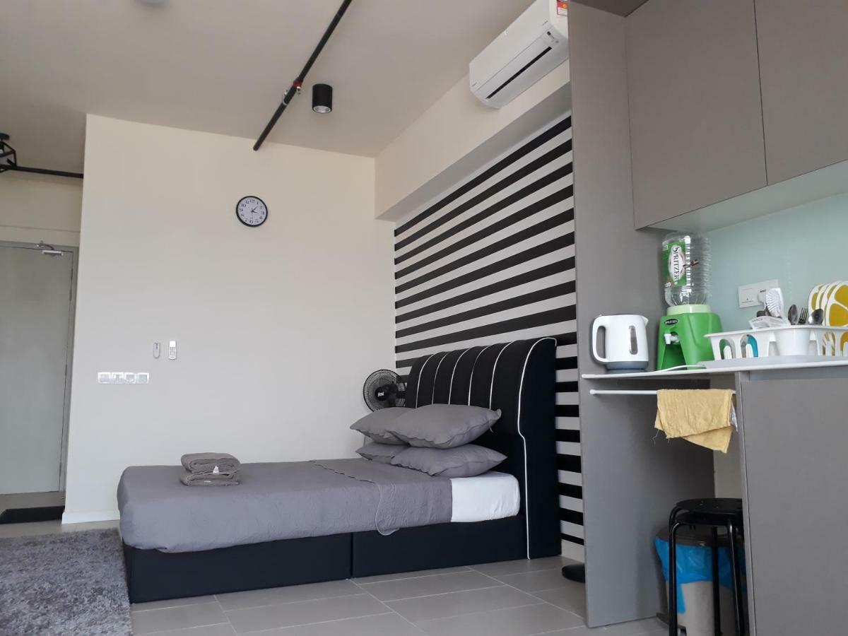 Mufasa Suites At Tamarind Suites With Wifi Netflix Coway Level 8 Сайберджая Экстерьер фото
